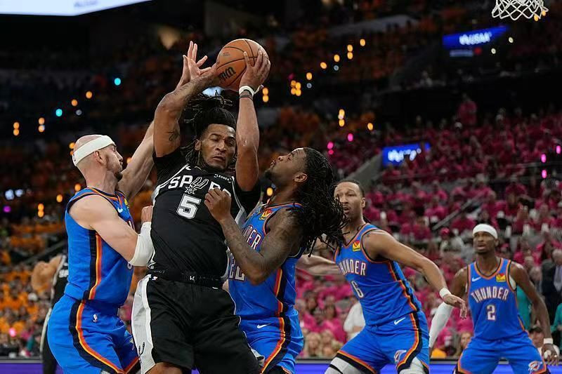 NBA西决录像完整版-雷霆vs马刺G3全场回放（5.23）雷霆替补群76分碾压马刺 附比赛数据战报
